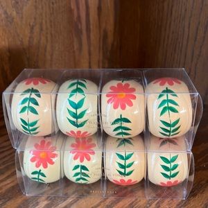 Vintage Beautiful NIB Pottery Barn Hand Painted Pink Daisy Napkin Rings. Set Six